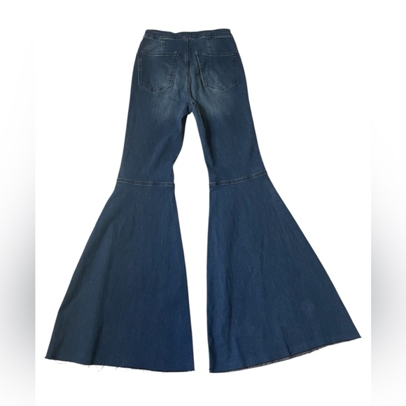 Free people bell bottom denim jeans - Picture 2 of 12